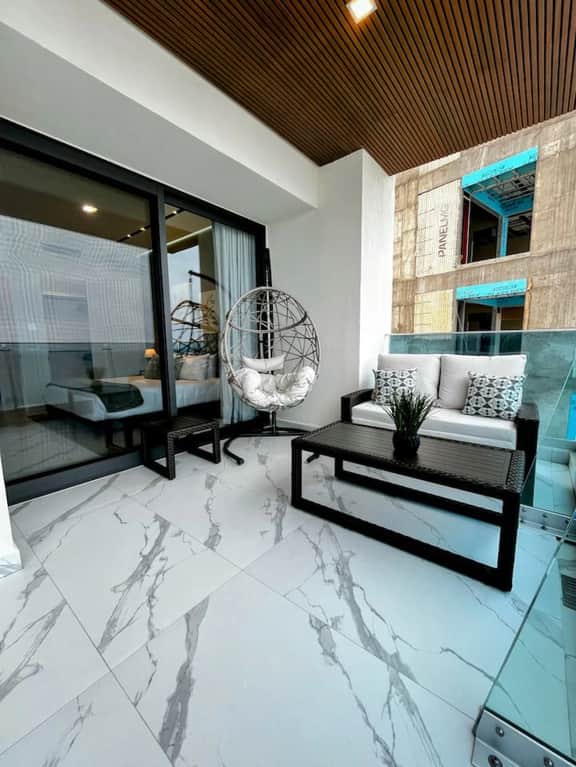 Beachfront 2BR w/ Rooftop Pool | Encantame Soleil